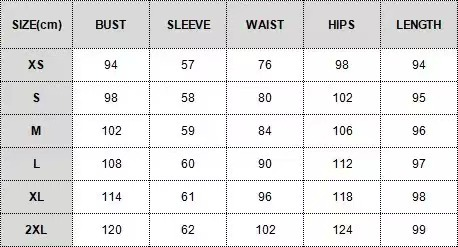 Elegantes Set aus Rollkragenpullover, weit geschnittener Hose und Gürtel